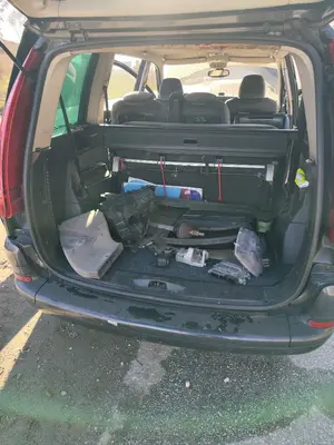 Foto de GOMAS CONTORNO PUERTA CITROEN C8 2.0 HDi CAT (RHK / DW10UTED4) (120 CV / 88 KW)