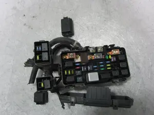 Foto de CAJA RELES / FUSIBLES HONDA CR-V (RD8) 2.0 VTEC CAT (150 CV / 110 KW) referencia 52575LM