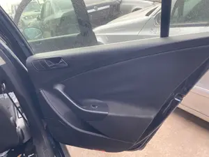 Foto de GUARNECIDO PUERTA TRASERA DERECHA VOLKSWAGEN PASSAT BERLINA (3C2) 2.0 TDI (140 CV / 103 KW) referencia 3C5867212JNFKZ