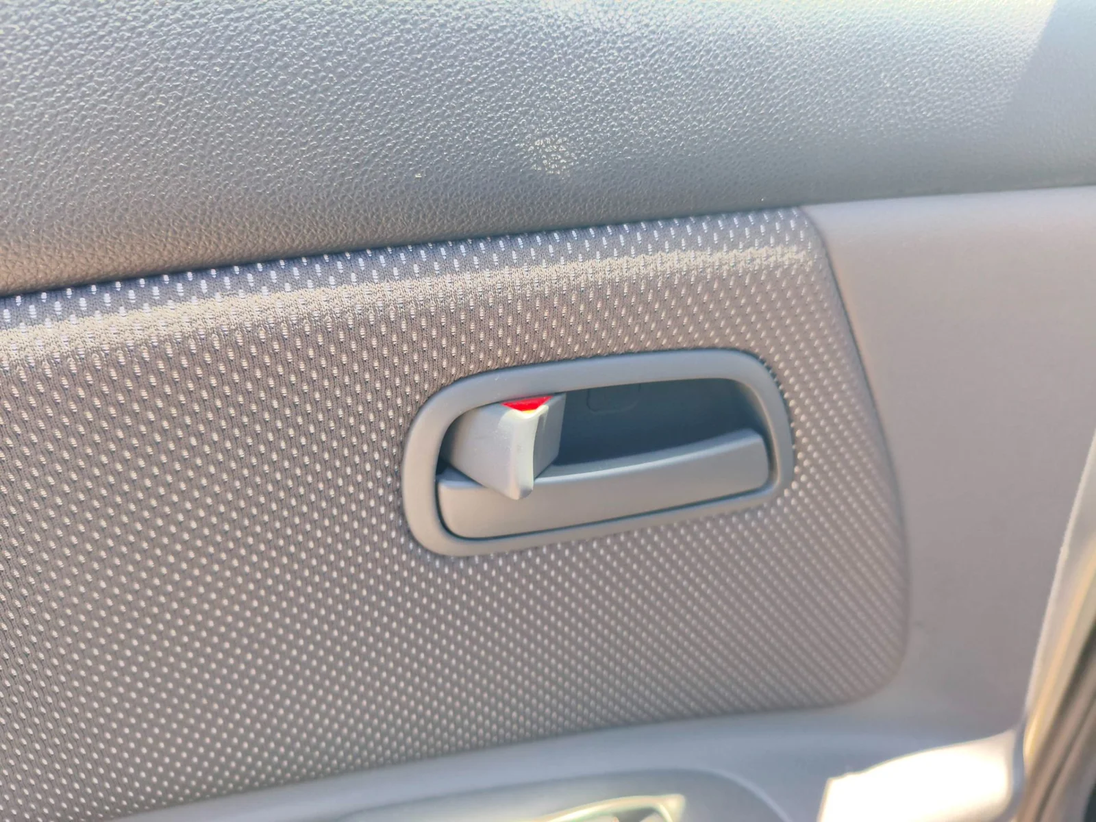 Foto de MANETA INTERIOR TRASERA IZQUIERDA KIA RIO (JB) 1.5 CRDi (110 CV / 81 KW) referencia 836101G000XI