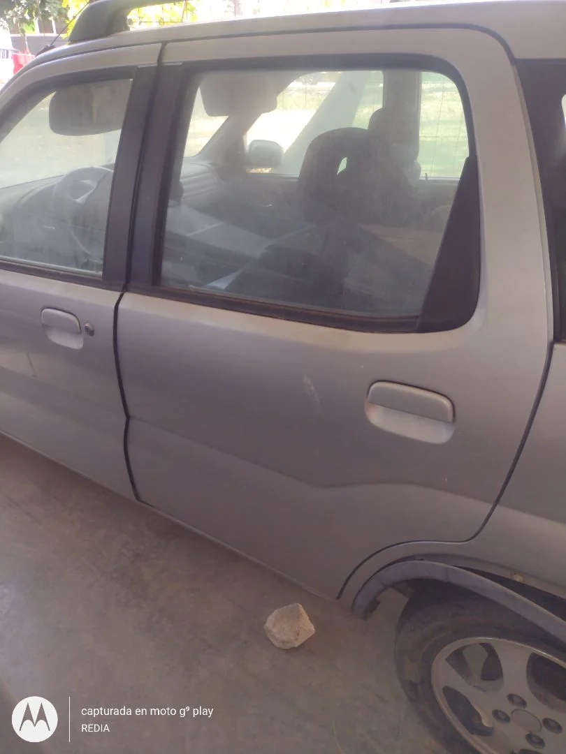 Foto de PUERTA TRASERA IZQUIERDA SUZUKI IGNIS (RG/FH) 1.3 CAT (83 CV / 61 KW) referencia 68004-81G01-000