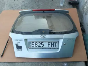 Foto de PORTON TRASERO HYUNDAI ATOS (EM) 1.1 12V CAT (58 CV / 43 KW) referencia 1905301