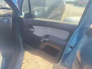Foto de GUARNECIDO PUERTA DELANTERA DERECHA CITROEN C3 1.4  (73 CV / 54 KW) referencia 9331QT
