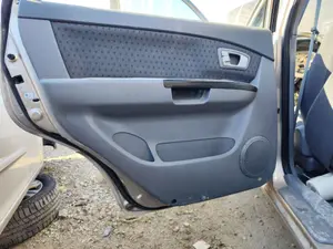 Foto de GUARNECIDO PUERTA TRASERA IZQUIERDA KIA CARENS (RS) 1.8 16V CAT (126 CV / 93 KW) referencia 0K2FB68550Z6