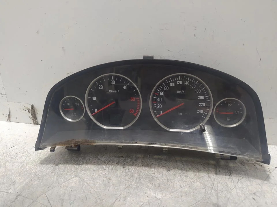 Foto de CUADRO INSTRUMENTOS OPEL VECTRA C BERLINA 2.0 DTI (101 CV / 74 KW) referencia 88311337
