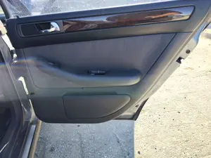 Foto de GUARNECIDO PUERTA TRASERA DERECHA AUDI A6 BERLINA (4B2) 2.4 V6 30V (165 CV / 121 KW) referencia 4B0867304  FKZ