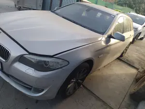 Foto de ALETA DELANTERA IZQUIERDA BMW SERIE 5 TOURING (F11) 2.0 Turbodiesel (184 CV / 135 KW) referencia 41355A03261