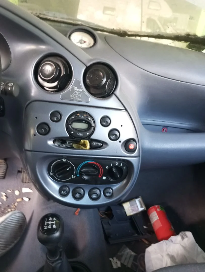 Foto de CONSOLA CENTRAL FORD KA (CCQ) 1.3 CAT (50 CV / 37 KW)