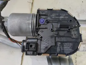 Foto de MOTOR LIMPIA DELANTERO AUDI A3 SEDÁN (8VM) 2.0 16V TDI (150 CV / 110 KW) referencia 8V1955023D