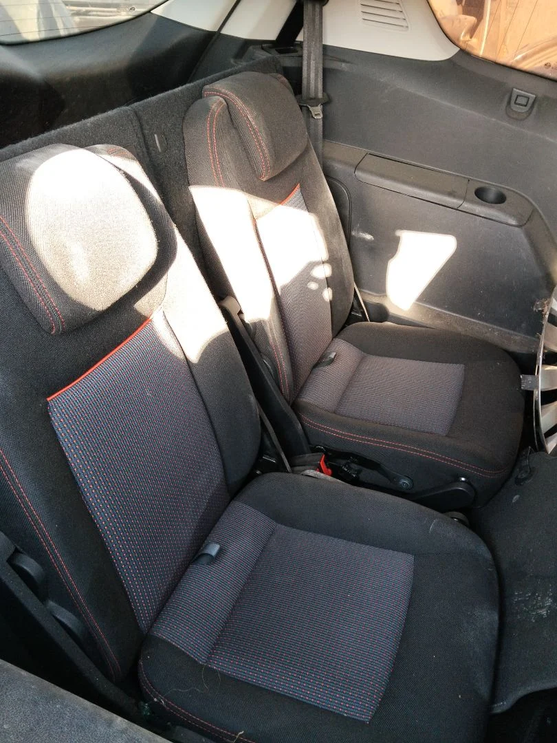 Foto de ASIENTOS TERCERA FILA FORD S-MAX (CA1) 2.0 TDCi CAT (131 CV / 96 KW)