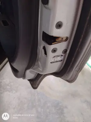 Foto de CERRADURA PUERTA TRASERA DERECHA SUZUKI IGNIS (RG/FH) 1.3 CAT (83 CV / 61 KW) referencia 82302-75G31-000
