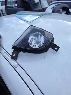 Foto de FARO ANTINIEBLA IZQUIERDO BMW SERIE 3 BERLINA (E90) 2.0 Turbodiesel CAT (143 CV / 105 KW)
