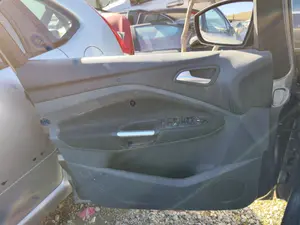 Foto de GUARNECIDO PUERTA DELANTERA IZQUIERDA FORD C-MAX (CB7) 1.6 TDCi CAT (116 CV / 85 KW) referencia 1846935