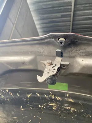 Foto de CERRADURA CAPO BMW SERIE X3 (E83) 2.0 Turbodiesel CAT (177 CV / 130 KW) referencia 51237008755