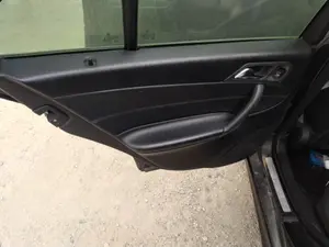Foto de GUARNECIDO PUERTA TRASERA IZQUIERDA MERCEDES-BENZ CLASE C (BM 203) BERLINA 2.2 CDI CAT (150 CV / 110 KW) referencia A2037302962 9D88