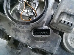 Foto de FARO IZQUIERDO RENAULT MEGANE II BERLINA 5P 1.5 dCi Diesel (82 CV / 60 KW) referencia 8200073220J foto 9