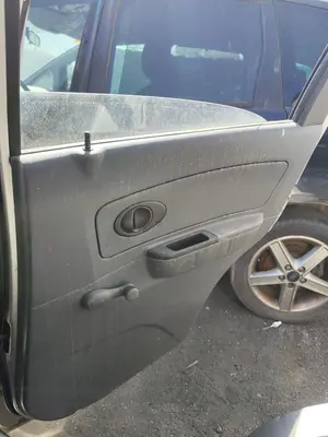 Foto de GUARNECIDO PUERTA TRASERA DERECHA CHEVROLET MATIZ 0.8 CAT (52 CV / 38 KW) referencia 96657214