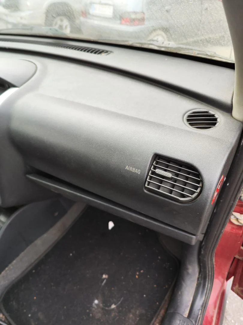 Foto de AIRBAG DELANTERO DERECHO OPEL CORSA C 1.2 16V CAT (Z 12 XEP / LB4) (80 CV / 59 KW) referencia 13188043