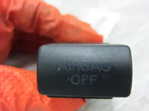 Foto de INTERRUPTOR SEAT IBIZA (6L1) 1.4 16V (86 CV / 63 KW) referencia 6L1919235A foto 3