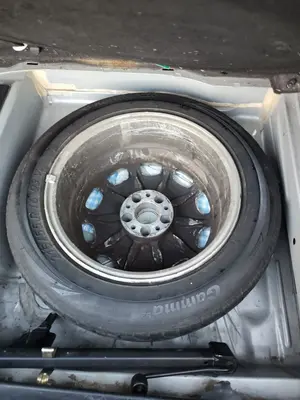 Foto de RUEDA DE REPUESTO MERCEDES-BENZ CLASE E (BM 210) BERLINA 3.0 Turbodiesel CAT (177 CV / 130 KW)