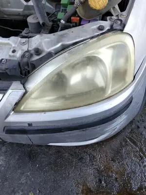 Foto de FARO IZQUIERDO OPEL CORSA C 1.2 16V CAT (Z 12 XE / LW4) (75 CV / 55 KW)