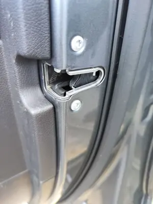 Foto de CERRADURA PUERTA DELANTERA DERECHA MERCEDES-BENZ CLASE GLE (BM 292) COUPE 3.0 CAT (390 CV / 287 KW) referencia A0997200401
