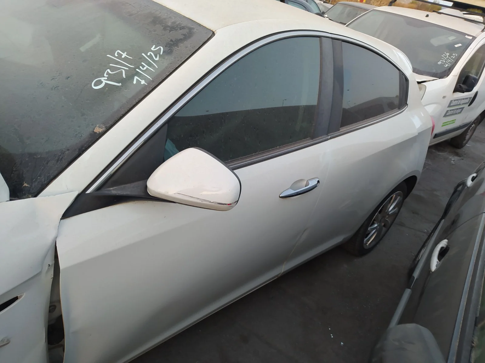 Foto de LUNA DELANTERA IZQUIERDA ALFA ROMEO GIULIETTA (191) 1.6 JTDM CAT (105 CV / 77 KW) referencia 0050529953