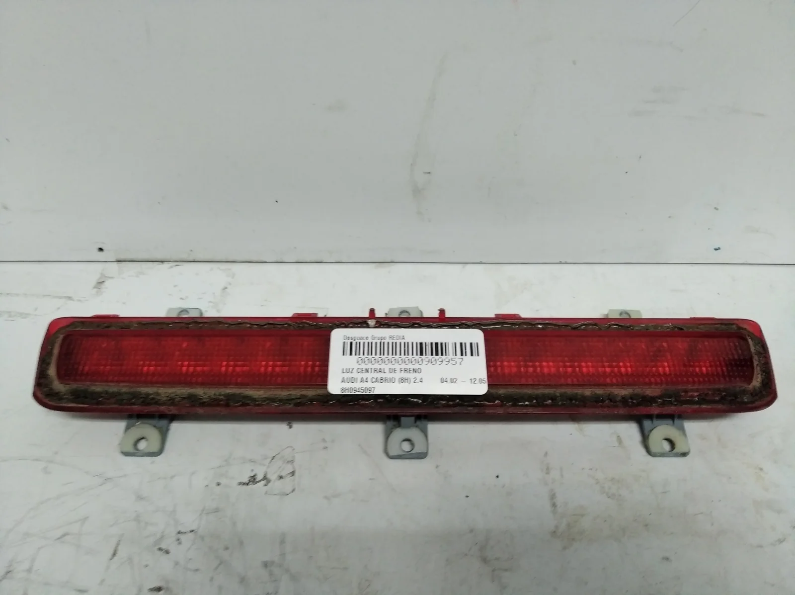 Foto de LUZ CENTRAL DE FRENO AUDI A4 CABRIOLET (8H) 2.4 V6 30V CAT (BDV) (170 CV / 125 KW) referencia 8H0945097