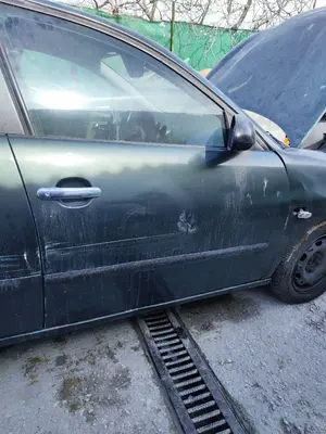 Foto de PUERTA DELANTERA DERECHA SEAT IBIZA (6L1) 1.9 TDI (101 CV / 74 KW) referencia 6L4831056S