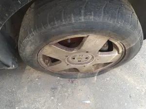 Foto de PASO RUEDA DELANTERO DERECHO VOLKSWAGEN FOX (5Z1)(04.2005) 1.4  (75 CV / 55 KW) referencia 5Z0809958F