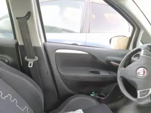 Foto de CERRADURA PUERTA DELANTERA IZQUIERDA FIAT III PUNTO (199) 1.4 CAT (78 CV / 57 KW) referencia 0052065094