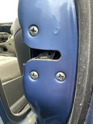 Foto de CERRADURA PUERTA DELANTERA DERECHA NISSAN MICRA (K12E) 1.2 CAT (65 CV / 48 KW) referencia 80500AX11A