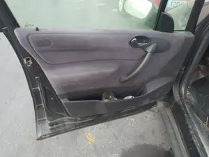 Foto de RETENEDOR PUERTA MERCEDES-BENZ CLASE A (BM 168) 1.4 CAT (82 CV / 60 KW) referencia A1687200116