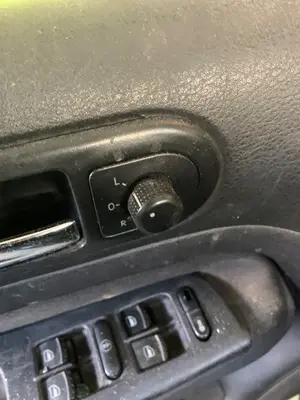 Foto de MANDO RETROVISOR VOLKSWAGEN GOLF IV BERLINA (1J1)(10.1997) 1.9 TDI (101 CV / 74 KW)