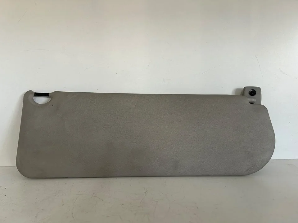 Foto de PARASOL IZQUIERDO OPEL CORSA D 1.2 16V CAT (Z 12 XEP / LB4) (80 CV / 59 KW)