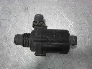 Foto de BOMBA AGUA BMW SERIE 7 (E65/E66) 3.0 Turbodiesel CAT (231 CV / 170 KW) referencia 70207803
