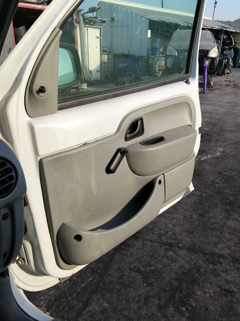 Foto de GUARNECIDO PUERTA DELANTERA DERECHA RENAULT KANGOO I (F/KC0) 1.9 dCi Diesel CAT (84 CV / 62 KW) referencia 8200128930