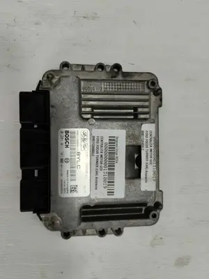 Foto de CENTRALITA MOTOR UCE FORD FOCUS FAMILIAR (CAK) 1.6 16V CAT (101 CV / 74 KW) referencia 8M5112A650LC
