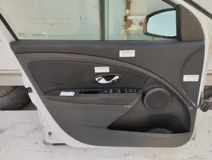 Foto de GUARNECIDO PUERTA DELANTERA IZQUIERDA RENAULT MEGANE III BERLINA 5P 1.2 TCE (132 CV / 97 KW)