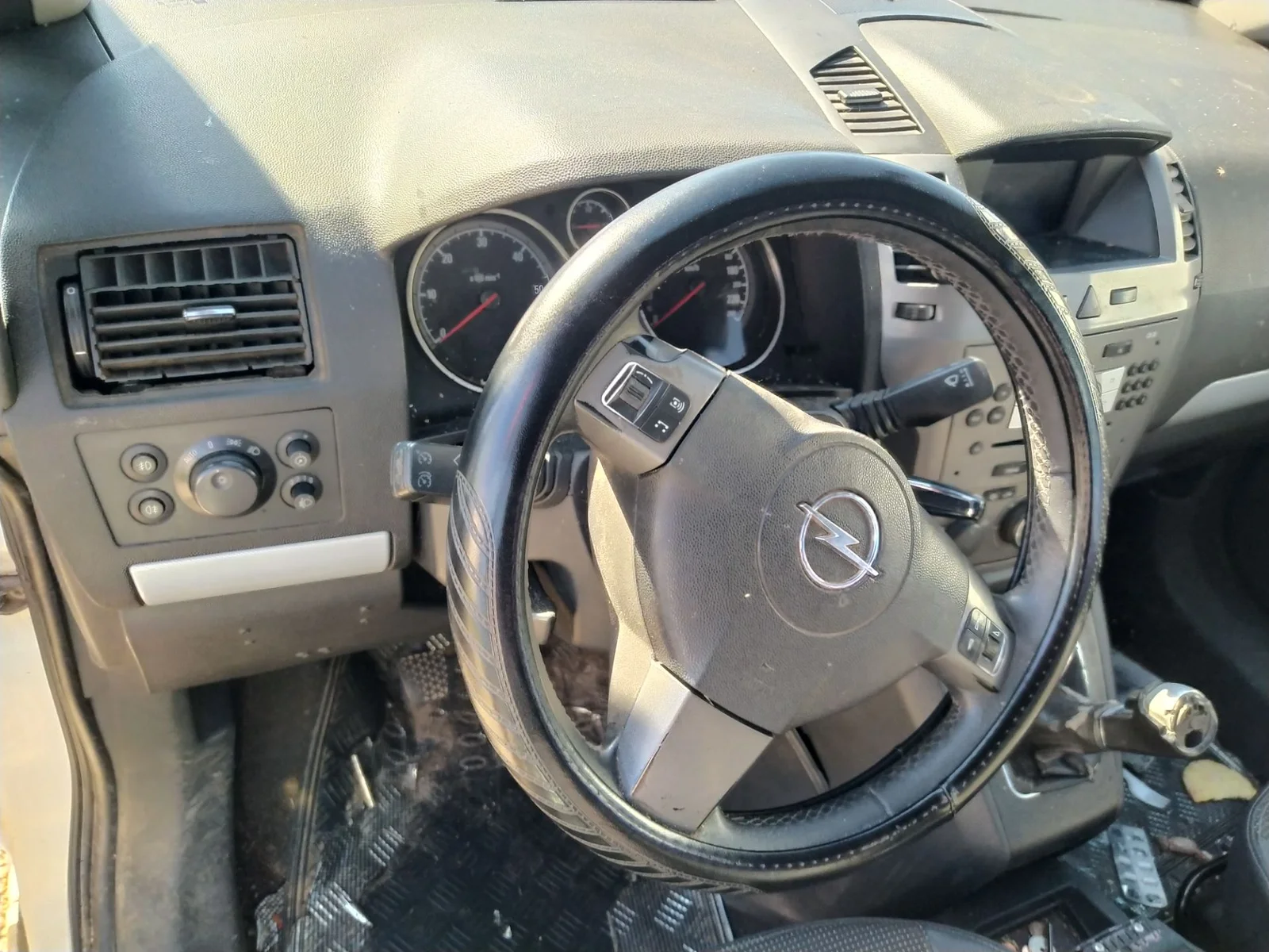 Foto de MANDO LIMPIA OPEL ZAFIRA B 1.9 CDTI (120 CV / 88 KW)