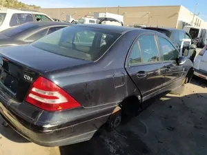 Foto de BIELETA ESTABILIZADORA TRASERA DERECHA MERCEDES-BENZ CLASE C (BM 203) BERLINA 2.2 CDI CAT (150 CV / 110 KW)
