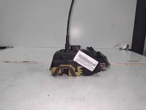 Foto de CERRADURA PUERTA DELANTERA DERECHA NISSAN PRIMERA BERLINA (P12) 1.9 16V Turbodiesel CAT (120 CV / 88 KW) referencia 050020 foto 4