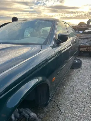 Foto de PUERTA TRASERA IZQUIERDA JAGUAR S-TYPE (03.1999) 3.0 V6 24V CAT (238 CV / 175 KW) referencia XR8 28669