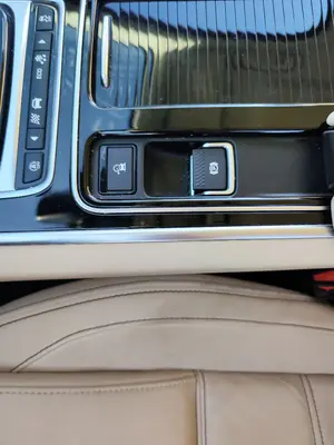 Foto de FRENO DE MANO ELECTRICO JAGUAR XE 2.0  Turbo CAT (200 CV / 147 KW) referencia T2H39311