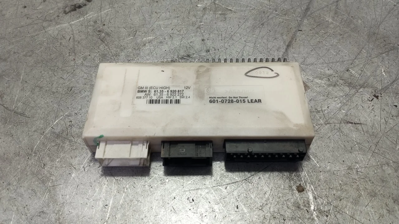 Foto de CENTRALITA LUCES BMW SERIE 5 BERLINA (E39) 3.0 24V Turbodiesel CAT (193 CV / 142 KW) referencia 61356920817