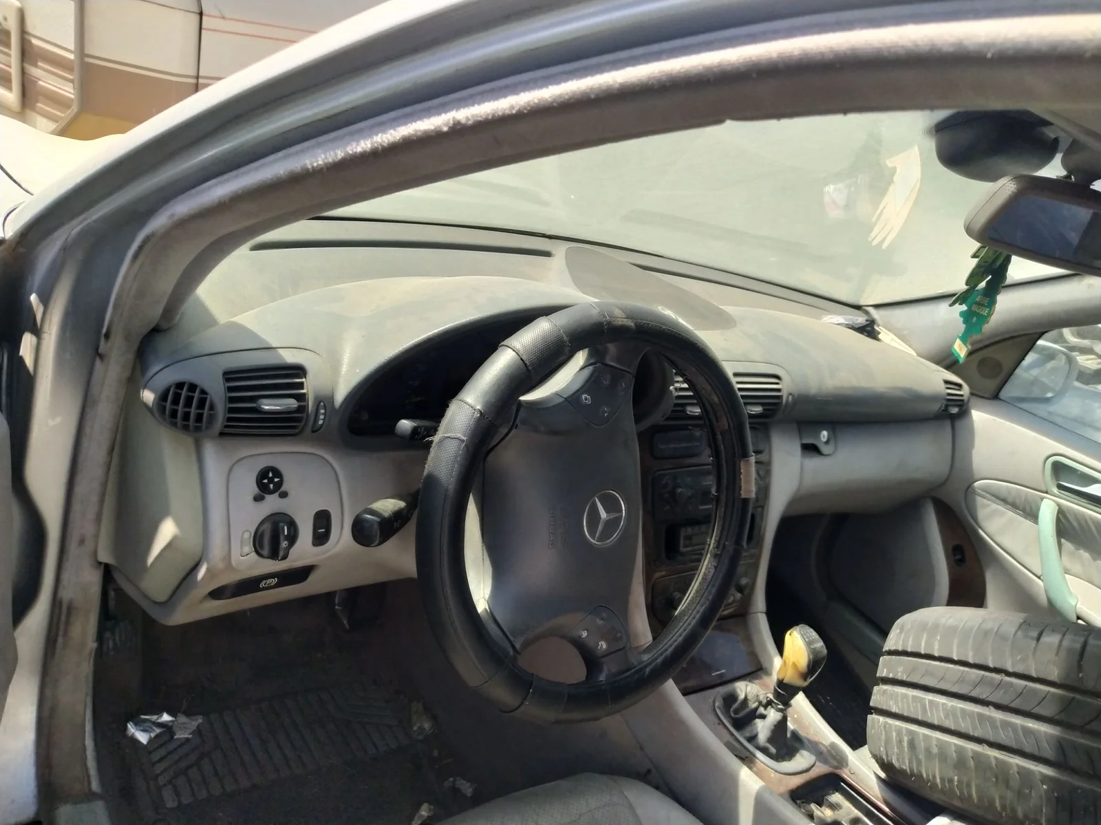 Foto de RETROVISOR INTERIOR MERCEDES-BENZ CLASE C (BM 203) BERLINA 2.2 CDI CAT (143 CV / 105 KW)