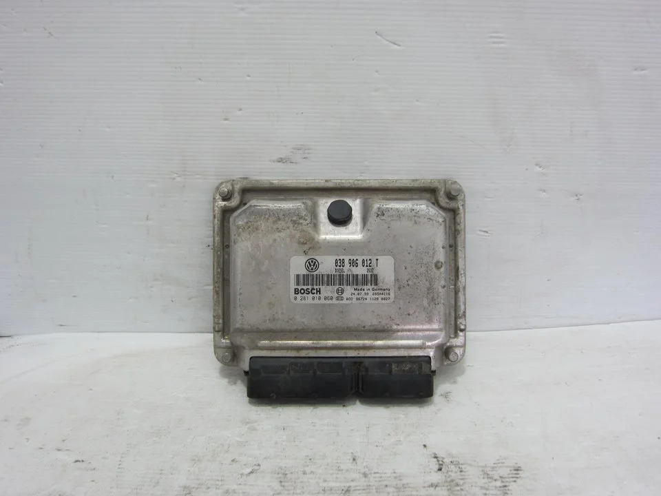 Foto de CENTRALITA MOTOR UCE SEAT LEON (1M1) 1.9 TDI (110 CV / 81 KW) referencia 038906012T