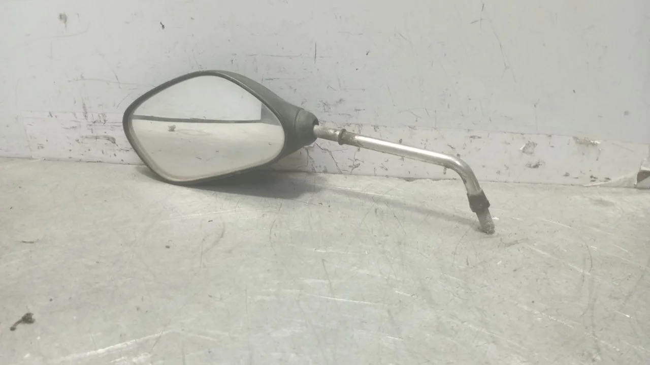 Foto de RETROVISOR IZQUIERDO YAMAHA X-MAX 125 125 cm3 - 10.36 kW (0 CV / 0 KW) referencia E91005
