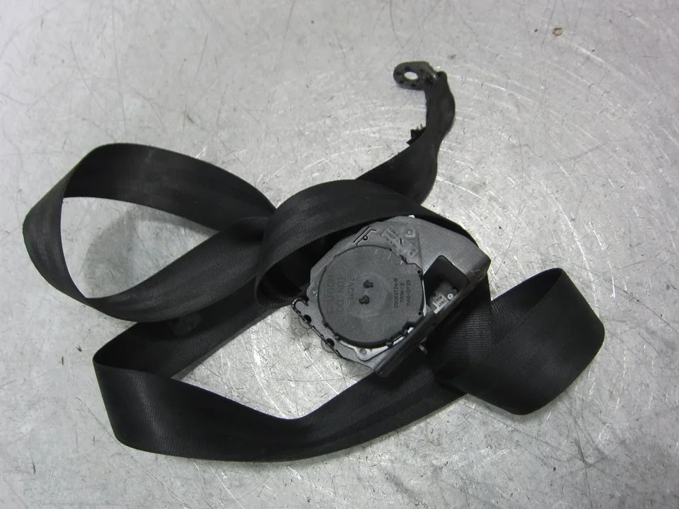 Foto de CINTURON SEGURIDAD TRASERO IZQUIERDO SEAT IBIZA (6L1) 1.4 16V (101 CV / 74 KW) referencia 00063774B