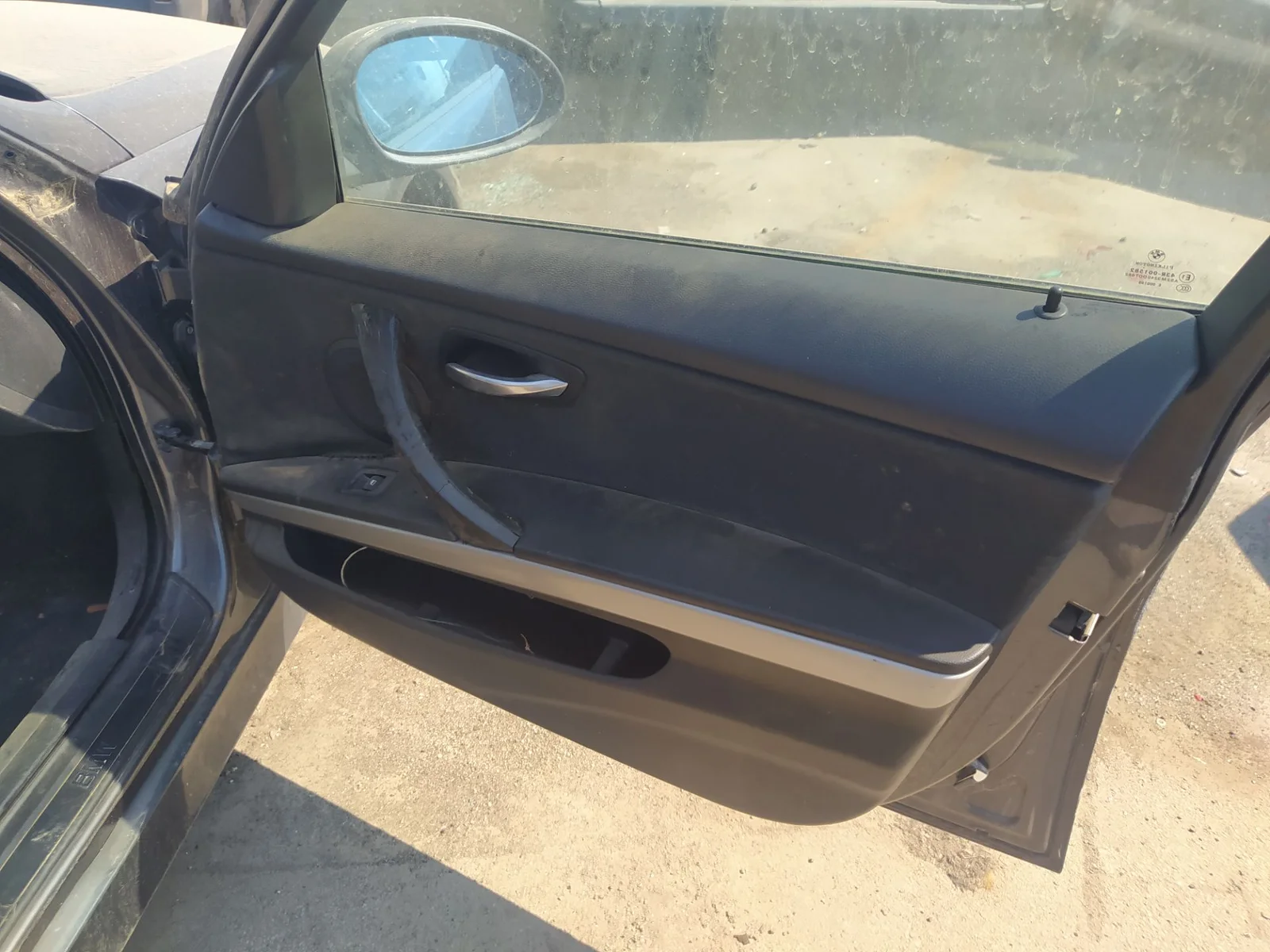 Foto de MANETA INTERIOR DELANTERA DERECHA BMW SERIE 3 BERLINA (E90) 2.0 16V Diesel (163 CV / 120 KW) referencia 51417144546